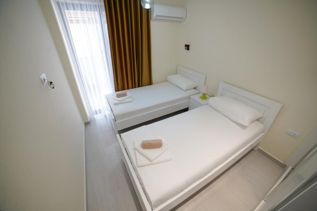 City Glow Apartments Sarandë エクステリア 写真