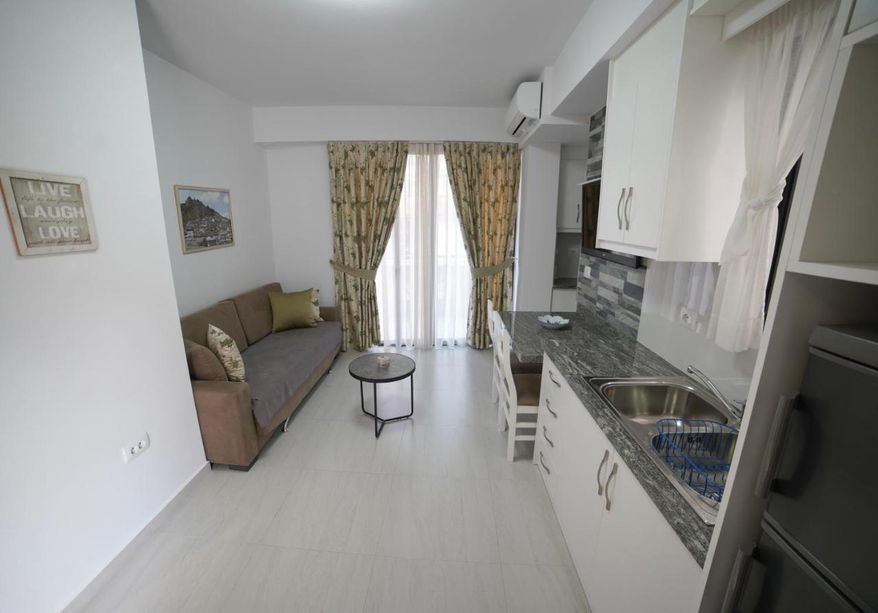 City Glow Apartments Sarandë エクステリア 写真