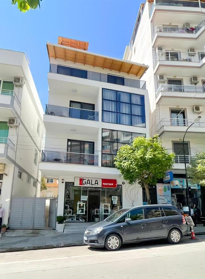 City Glow Apartments Sarandë エクステリア 写真