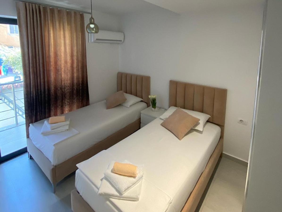 City Glow Apartments Sarandë エクステリア 写真